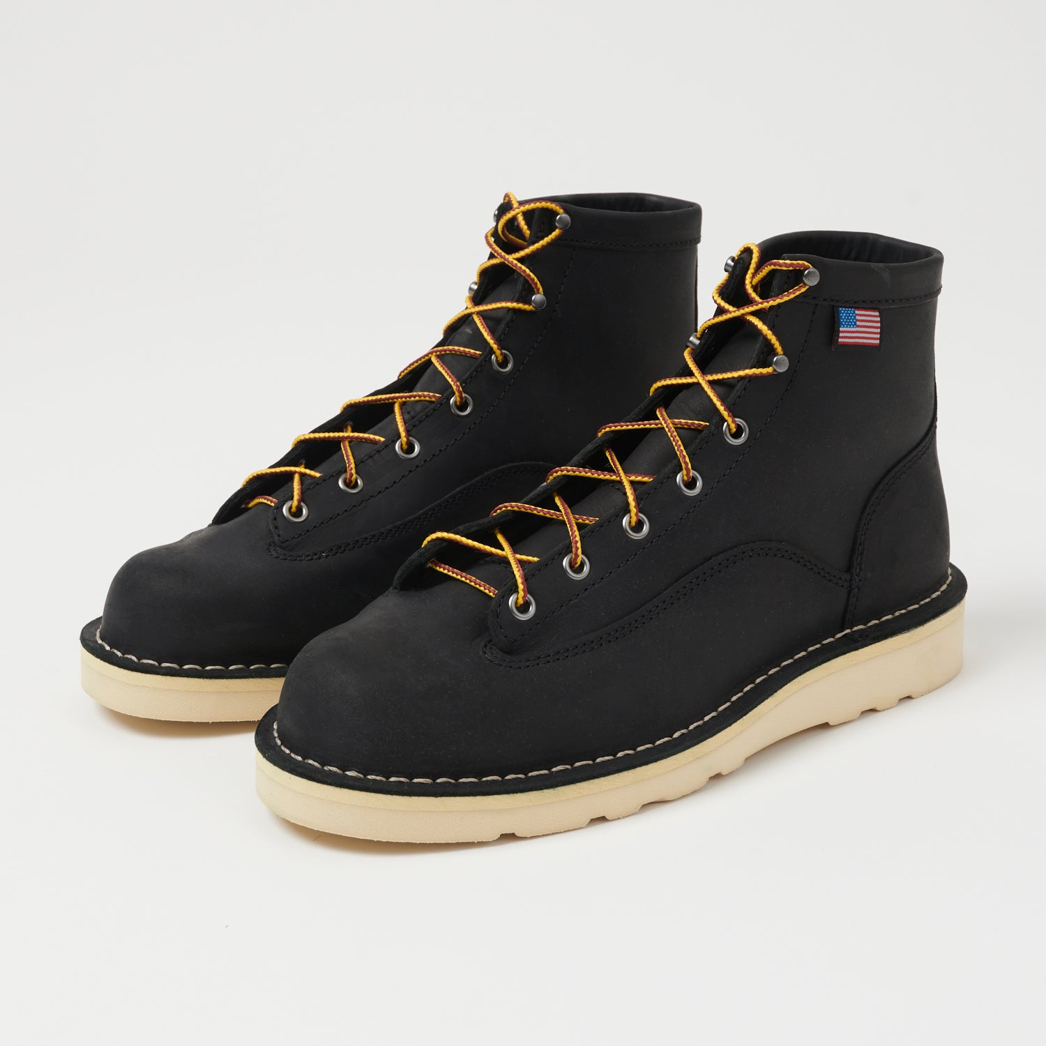 danner bull run tobacco Men's Moc Toe 8" Steel Toe Made in the USA with globally sourced materials Danner Men's Bull Run Moc
