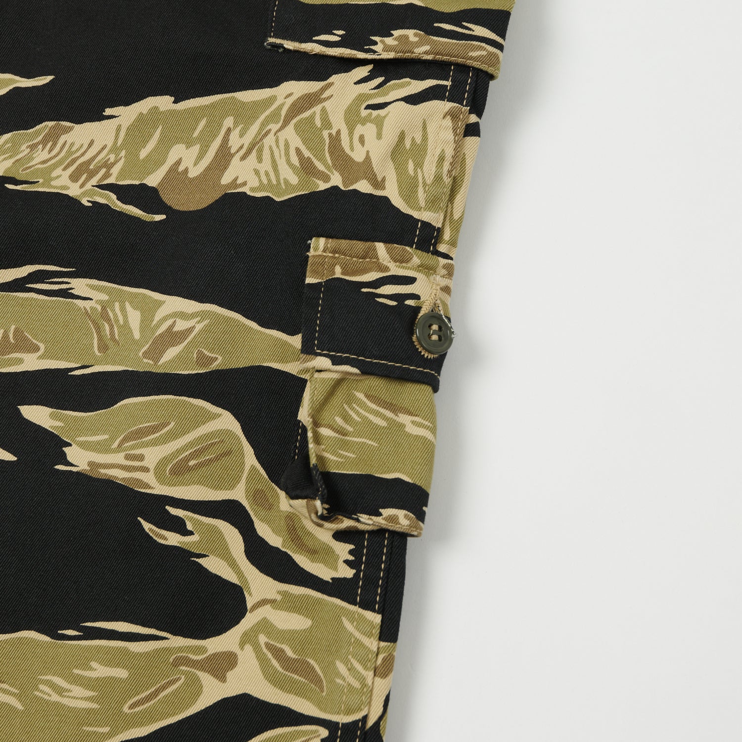 Buzz Rickson's Gold Tiger Stripe Camo Trouser - Black