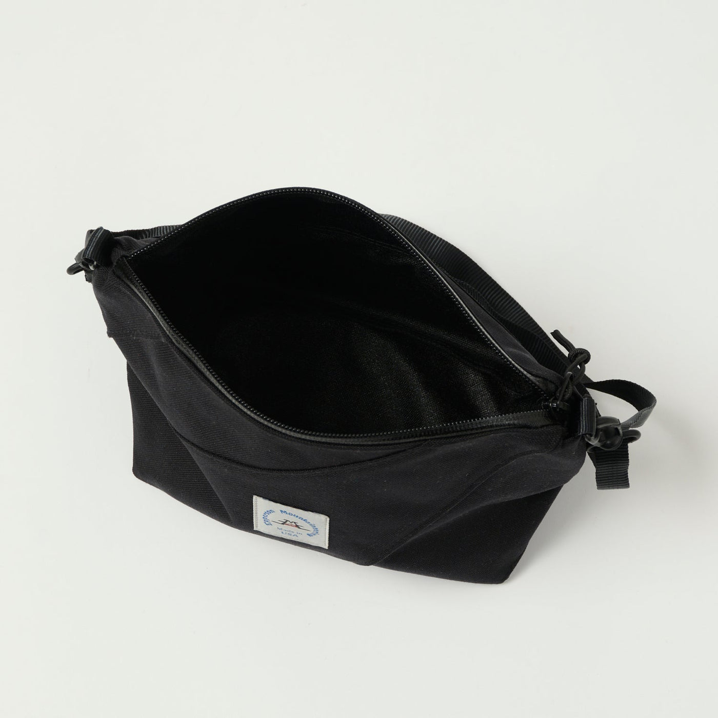 épine pouch Pocket bag Black épine pouch Pocket bag black épine pouch Pocket bag Black
