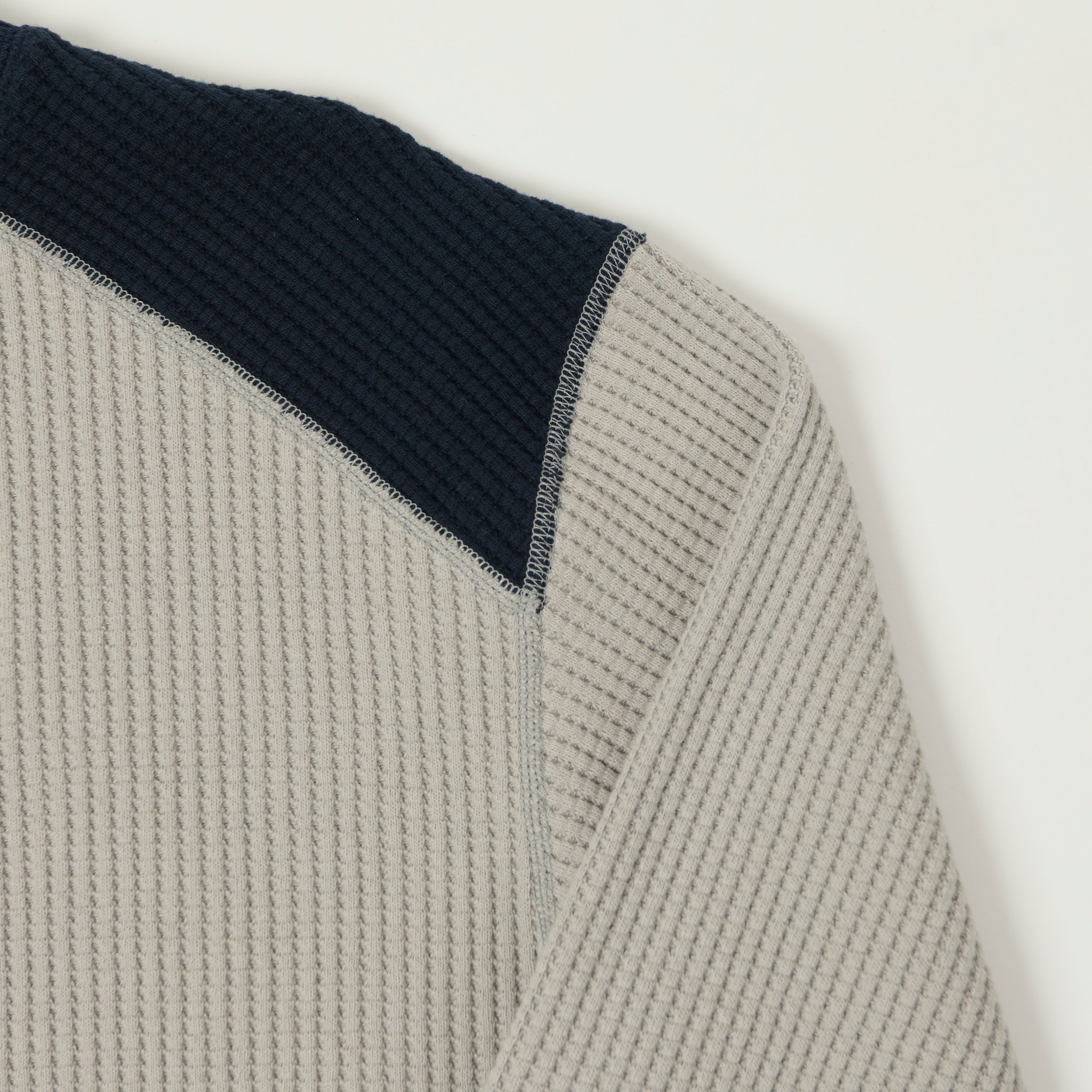 Jackman Midneck Waffle Sweatshirt - Concrete/Navy