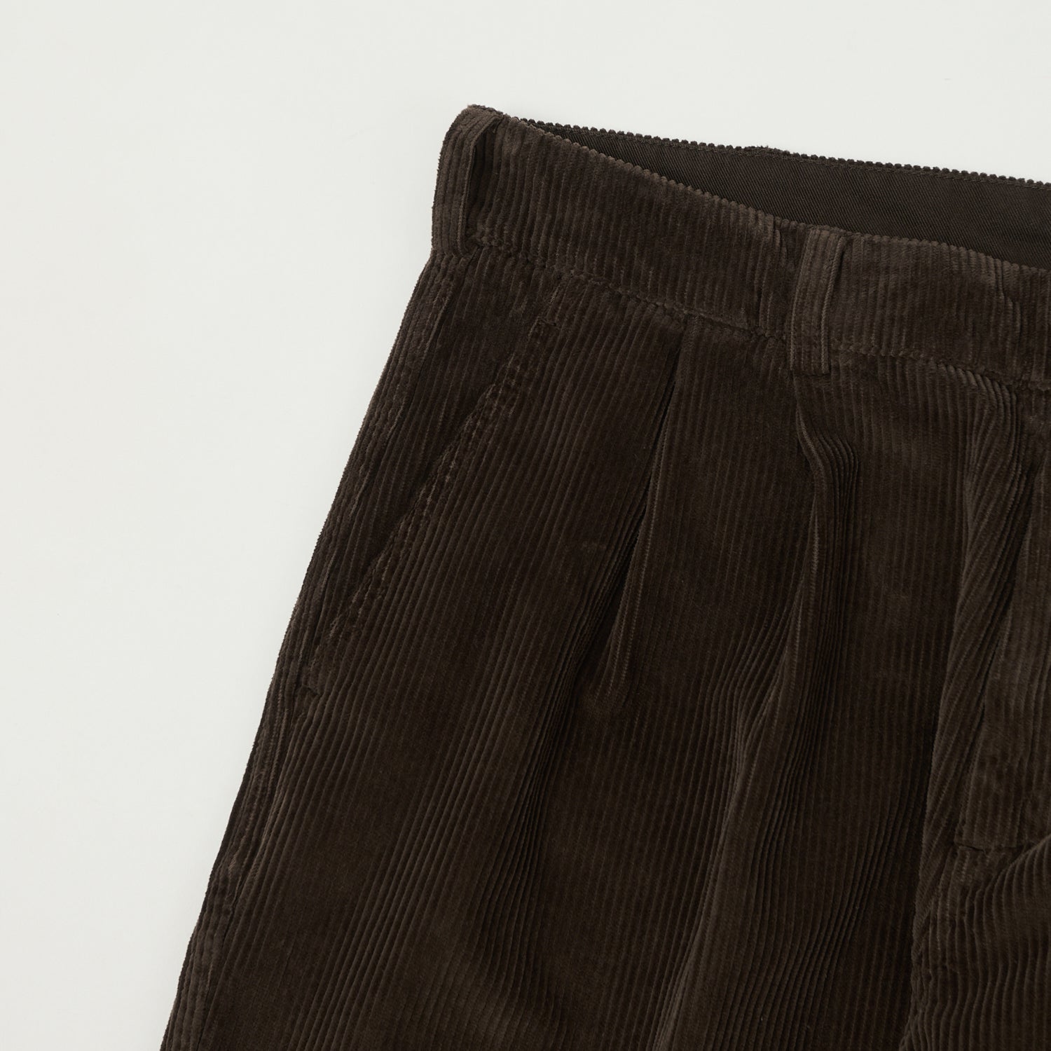 Knickerbocker 'Canal' Pleated Corduroy Trousers - Coffee