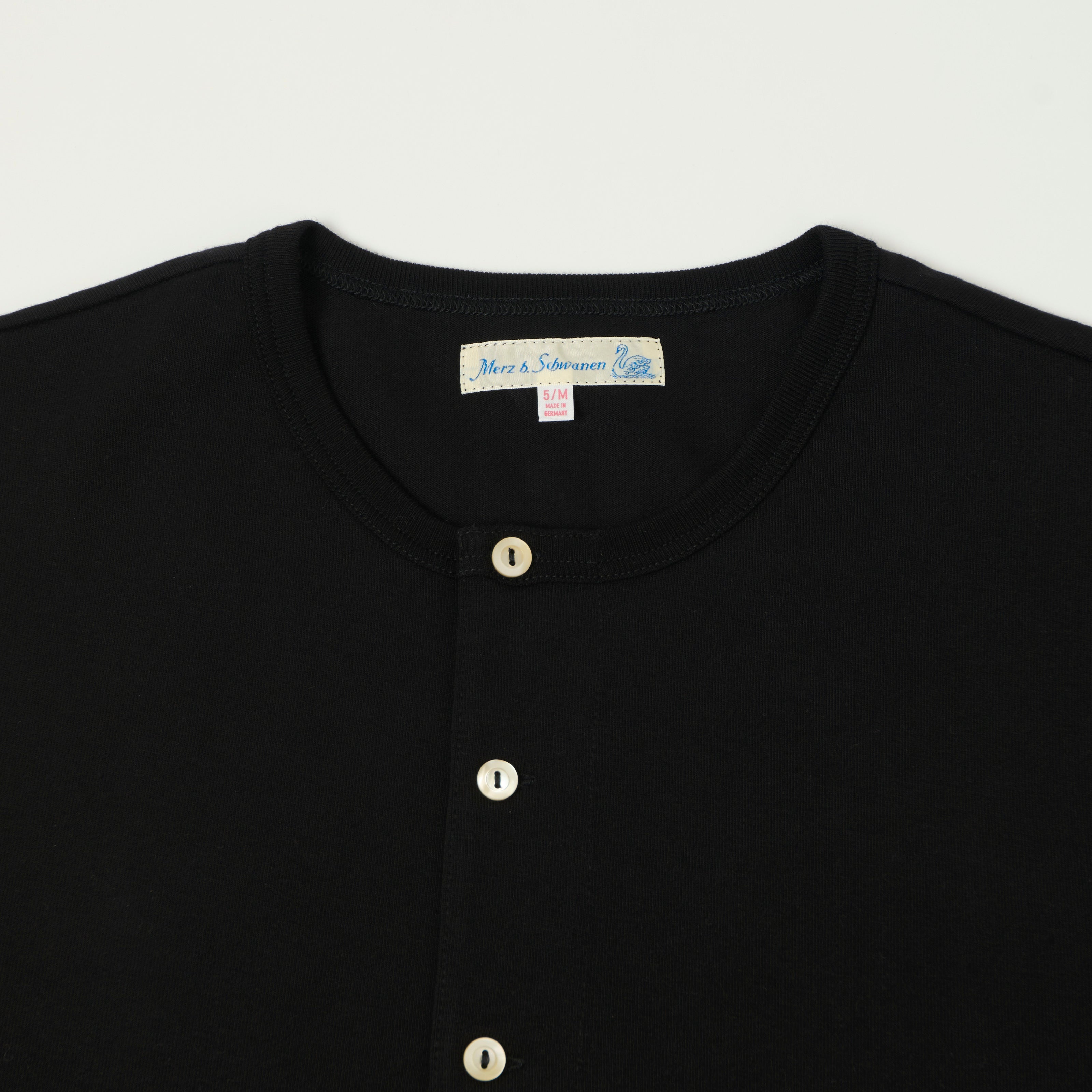 Merz b. Schwanen 2M06 Classic Long Sleeve Henley - Black