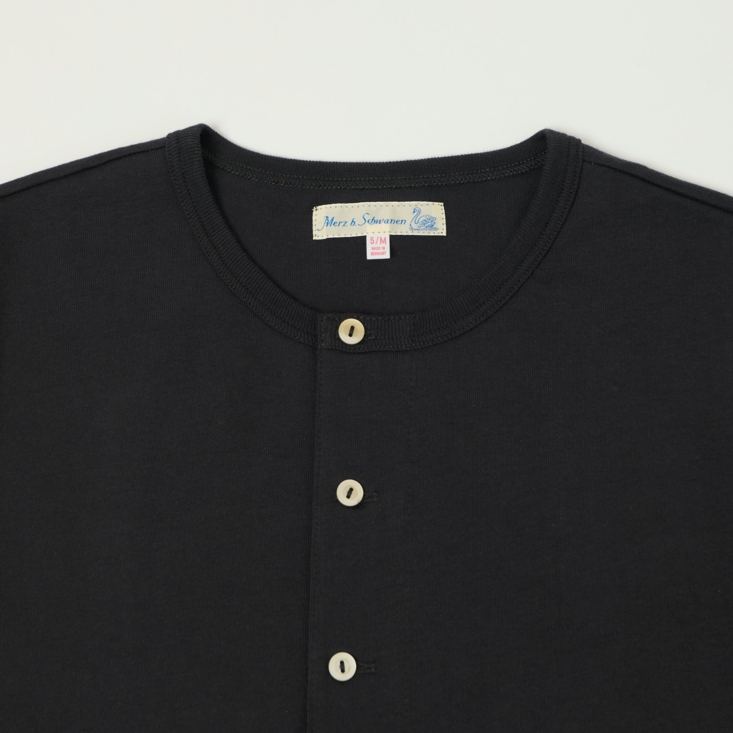 Merz b. Schwanen 2M06 Classic Long Sleeve Henley - Charcoal