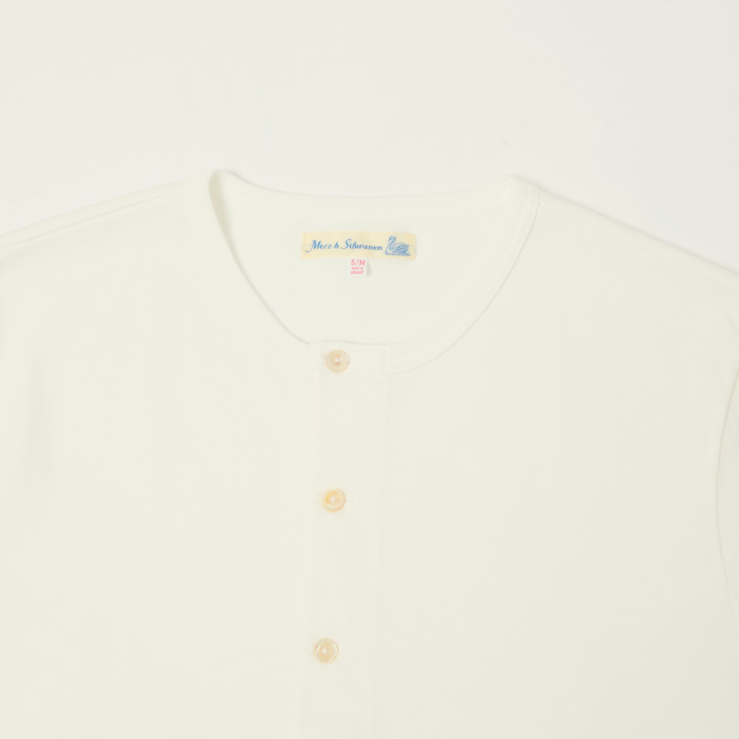 Merz b. Schwanen 2M07 Short Sleeve Henley - White