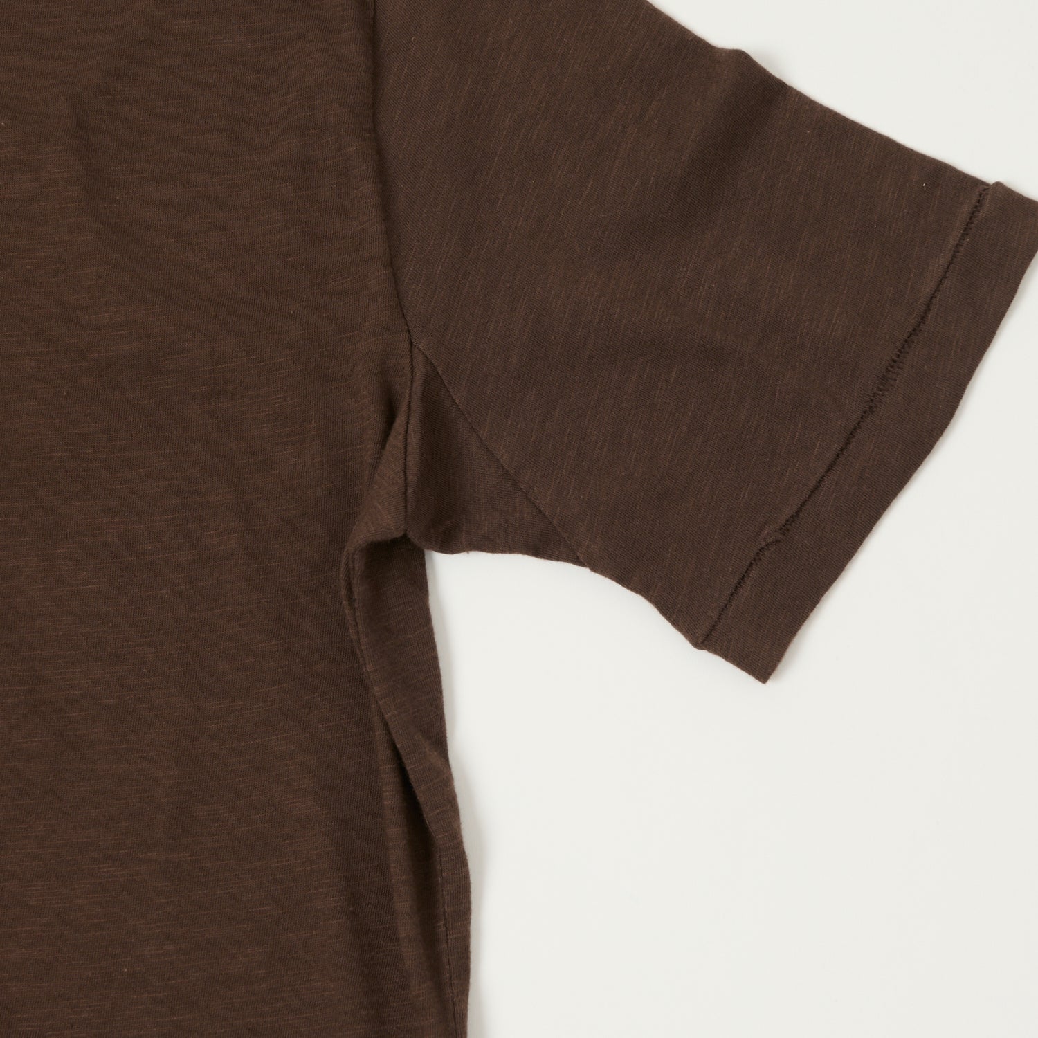 Merz b. Schwanen 'Good Basics' SCT04 Pima Slub Cotton Tee - Chocolate