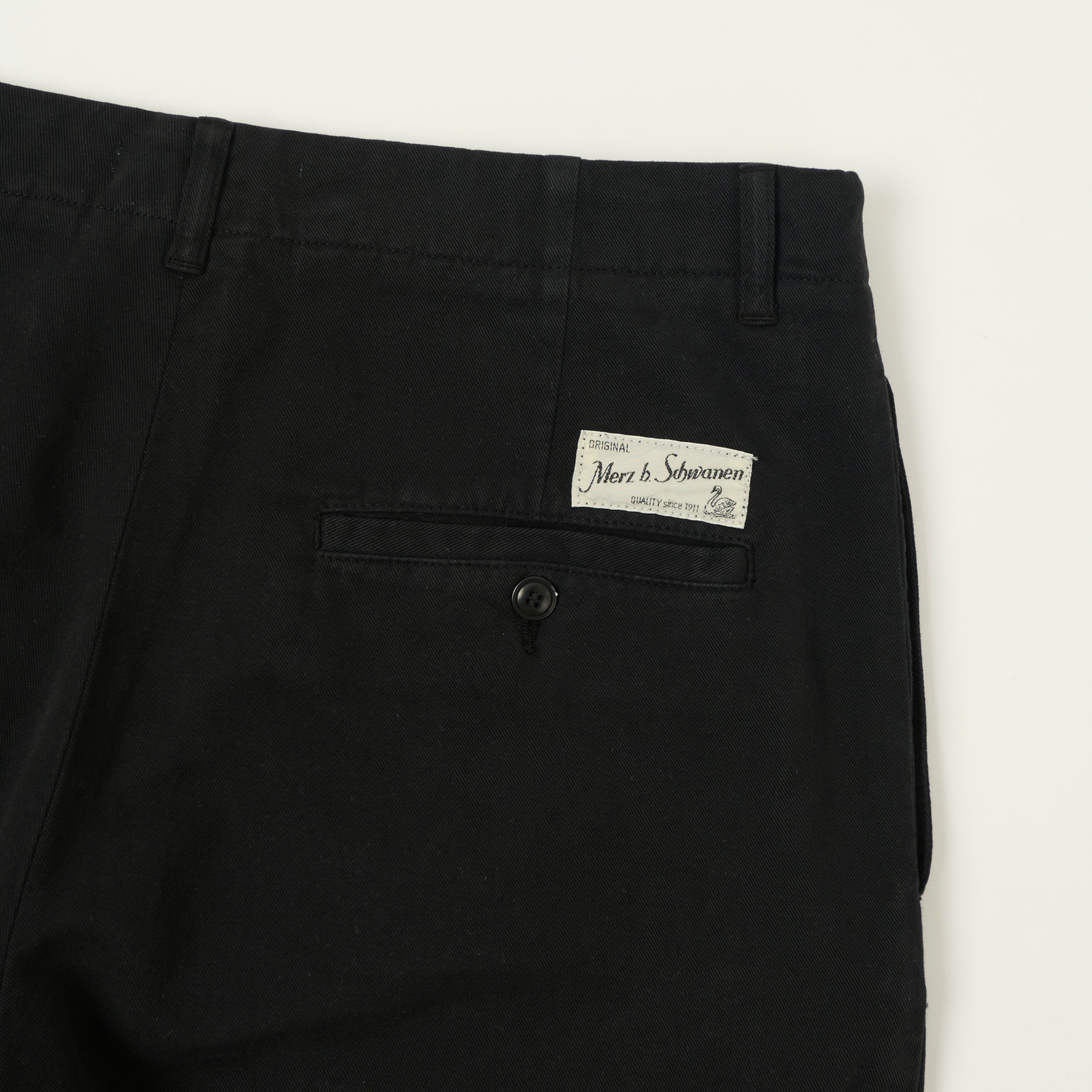 Merz b. Schwanen 'Good Basics' Pleated Twill Pants - Deep Black