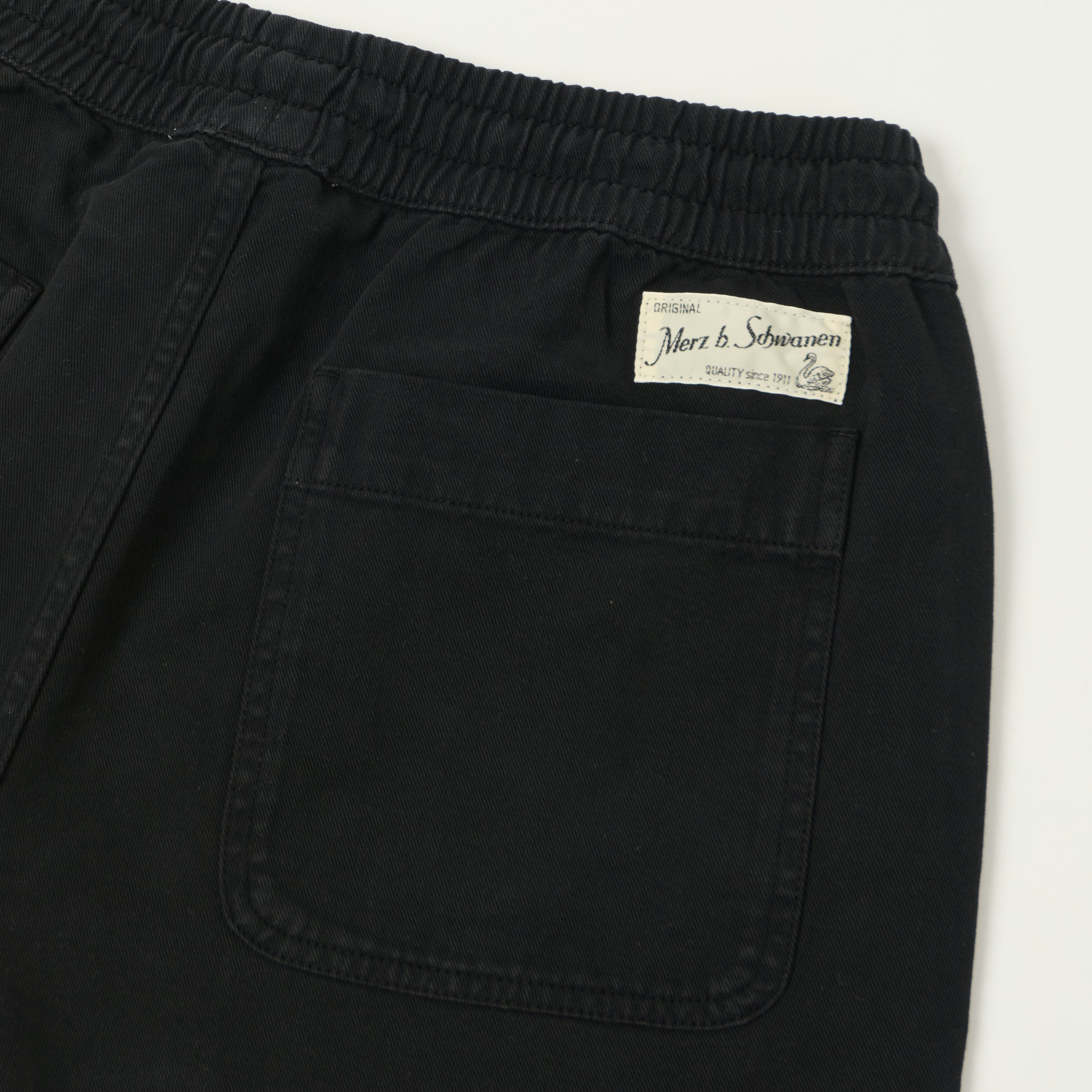 Merz b. Schwanen 'Good Basics' Cotton Twill Shorts - Deep Black
