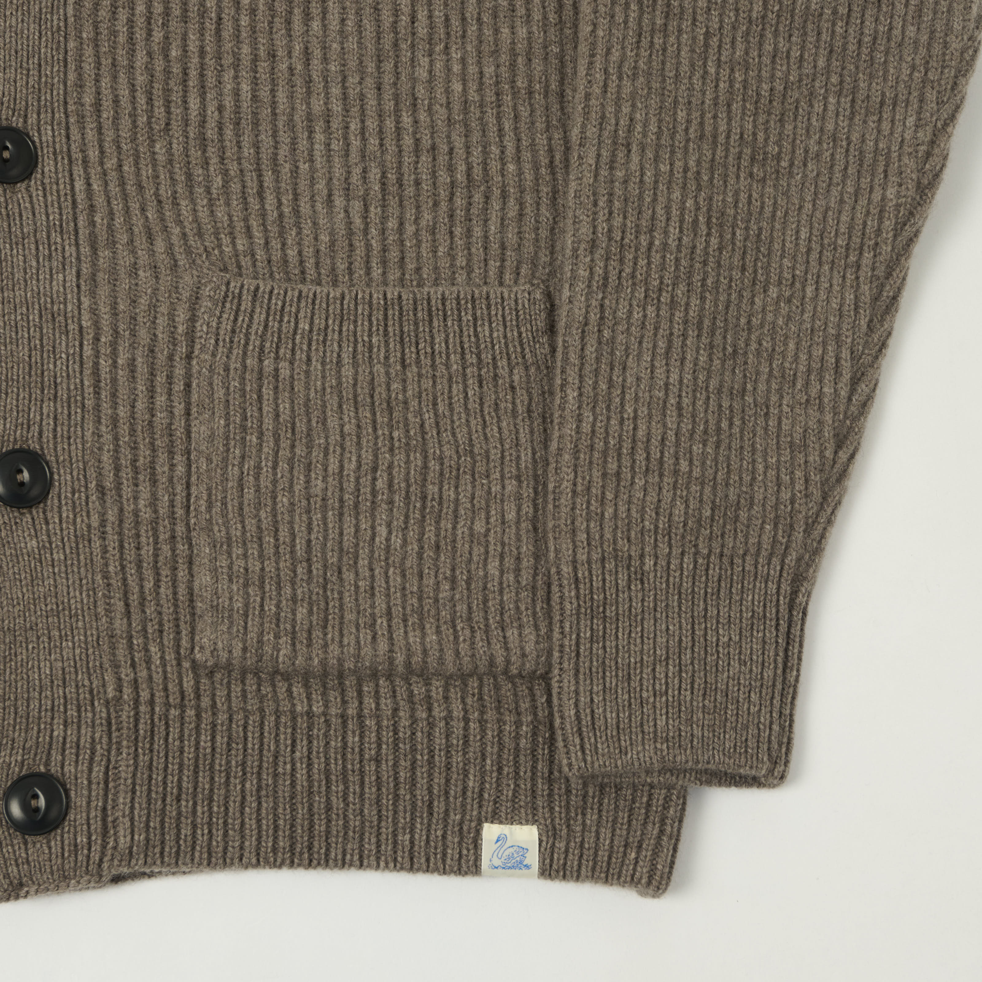 Merz b. Schwanen 'Good Basics' Merino Wool Cardigan - Grain – SON