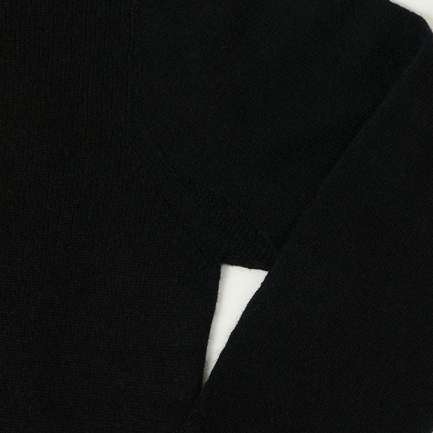 Merz b. Schwanen 'Good Basics' Lightweight Wool-Silk-Cashmere Sweater - Deep Black
