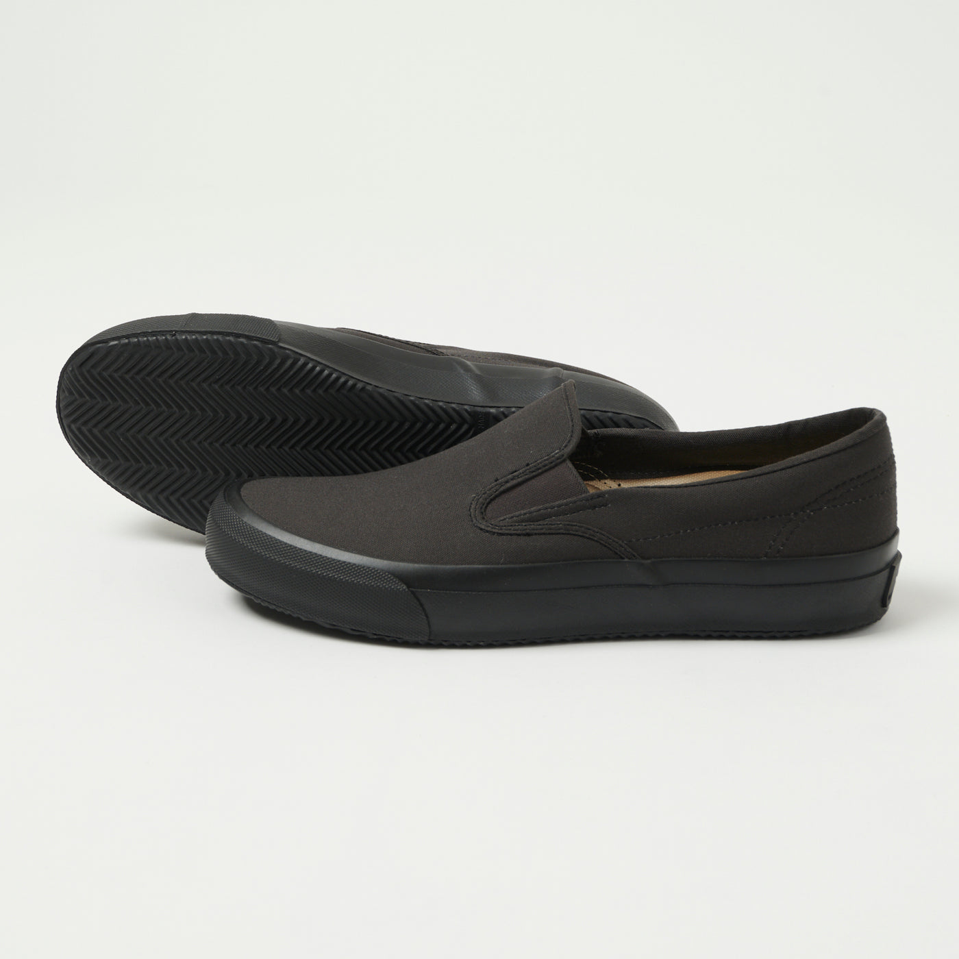 MOONSTAR_SIDEGOA_CHARCOAL3_140
