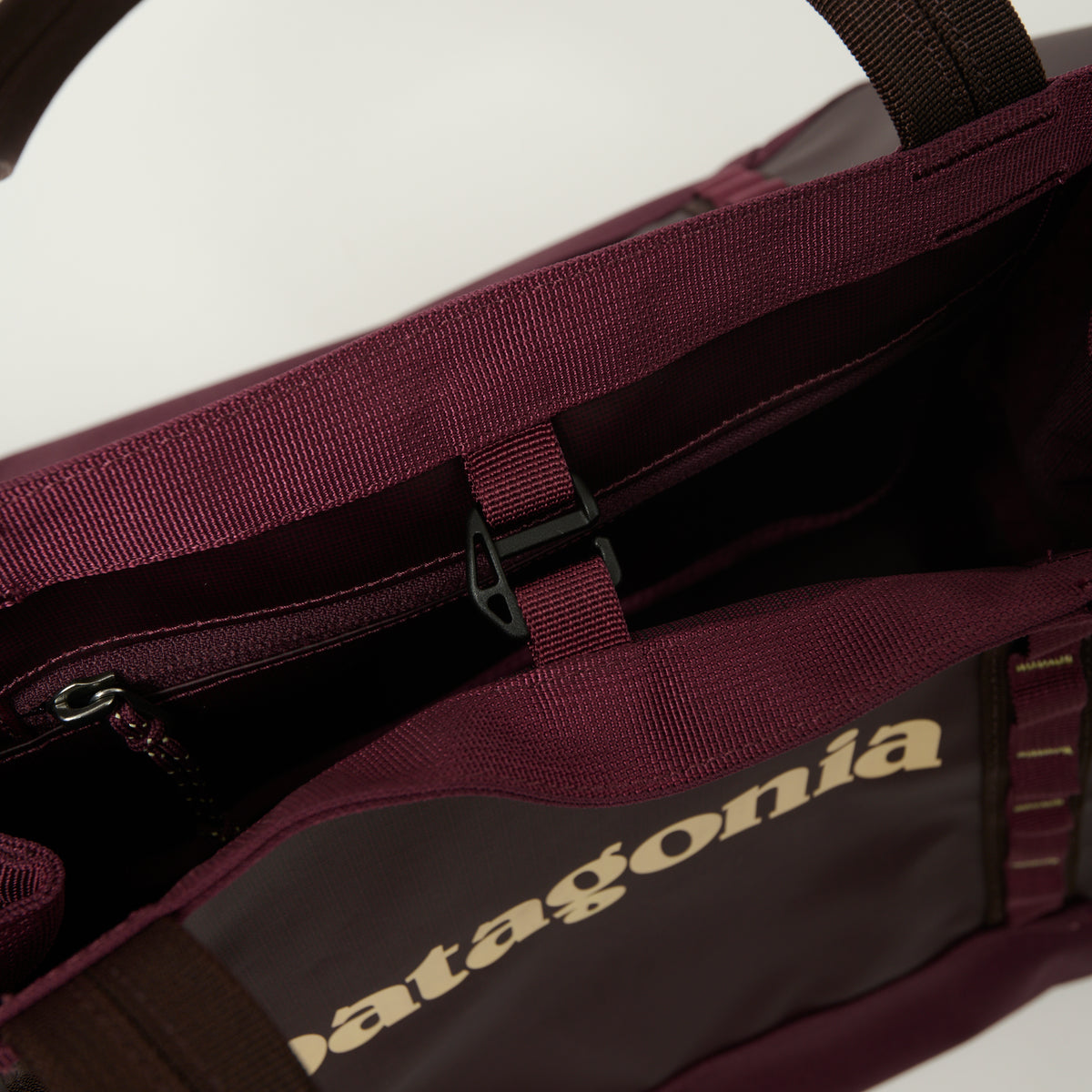 Patagonia 'Black Hole' 25L Tote Bag - Berry Fig