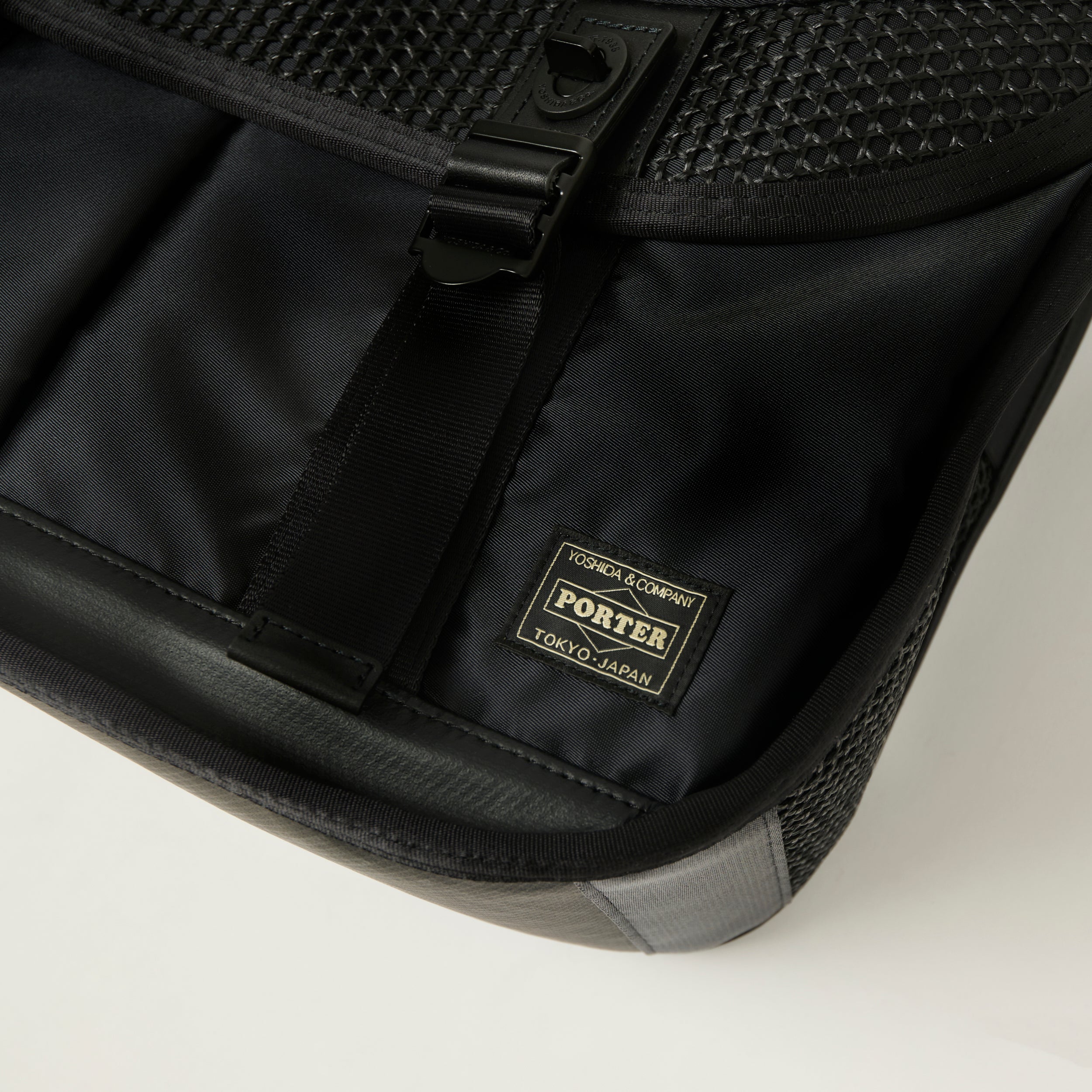Porter Yoshida & Co Bounce Messenger Bag - Black