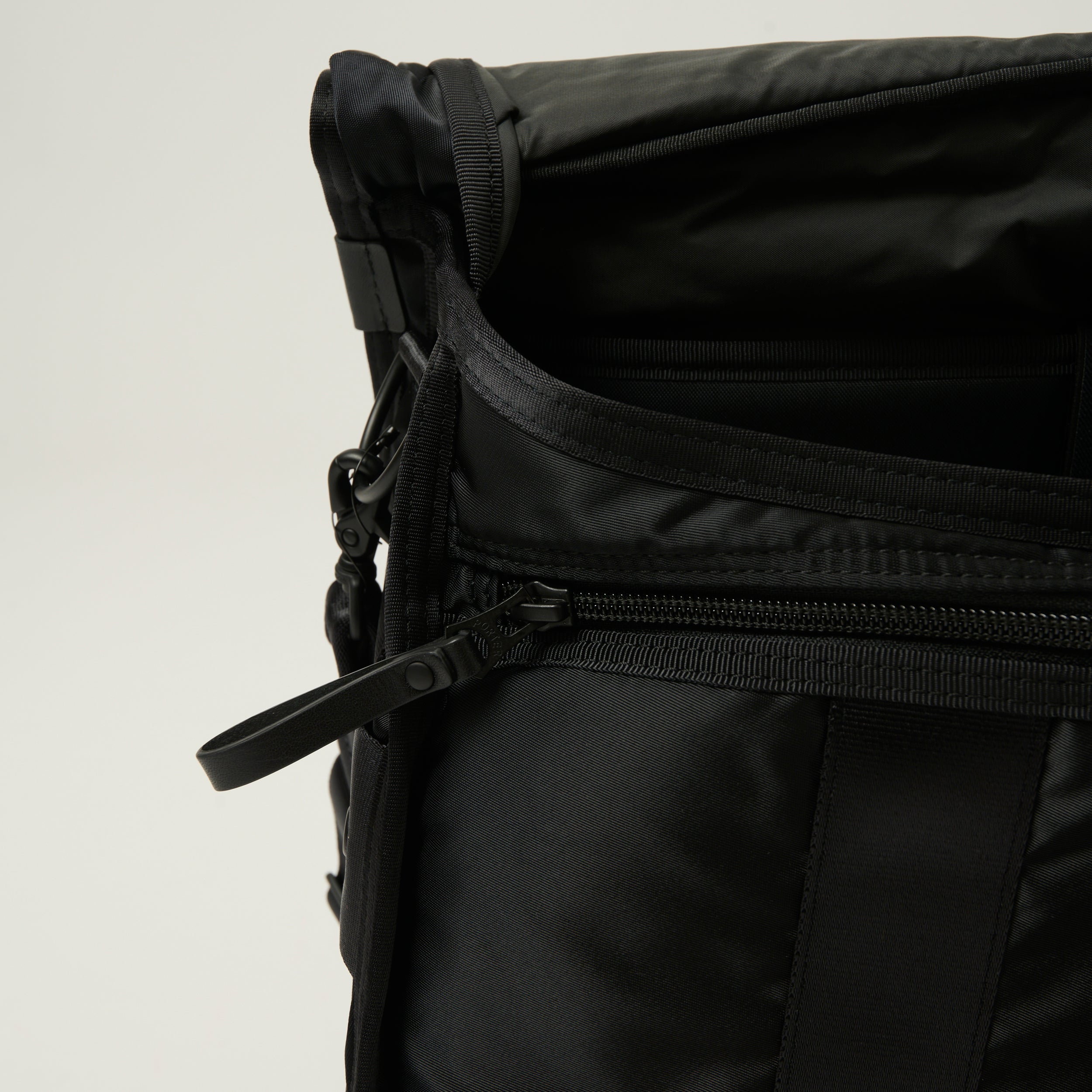 Porter Yoshida & Co Bounce Messenger Bag - Black
