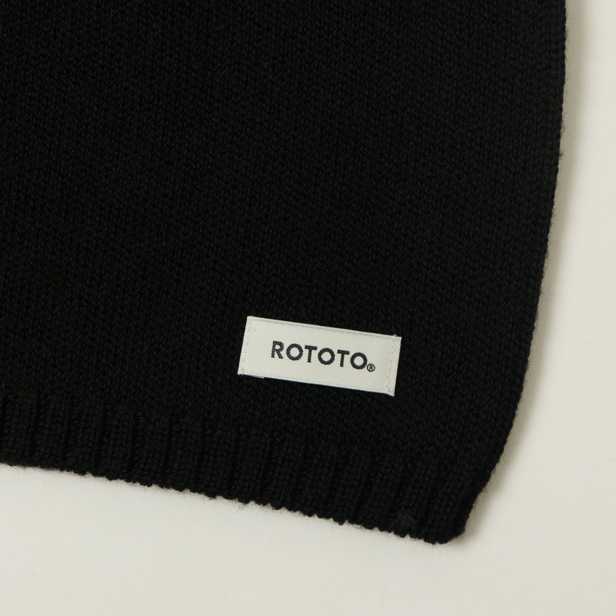 Rototo Extra Fine Merino Seamless Snood - Black