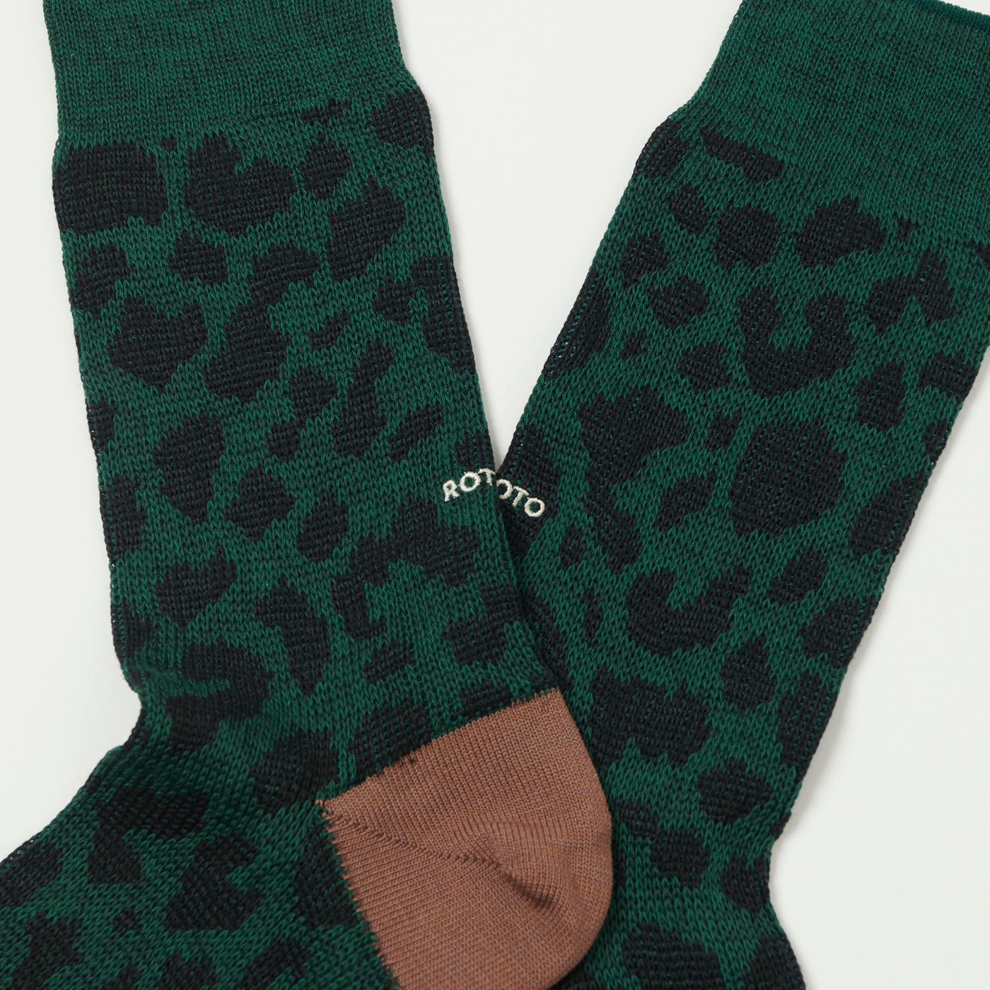 RoToTo Organic Cotton & Recycled Polyester Leopard Crew Sock - Dark Green/Brown