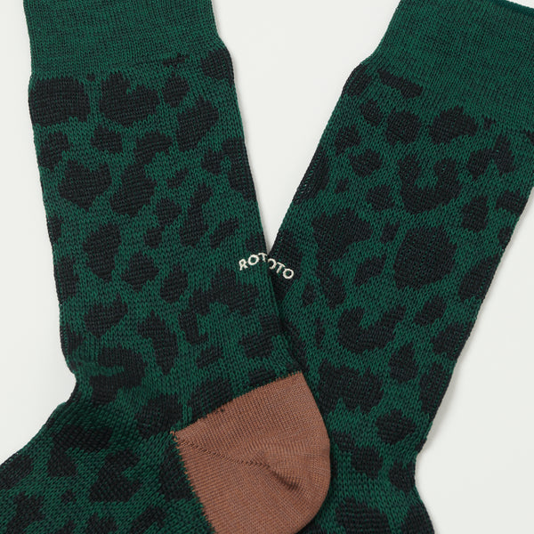 RoToTo Organic Cotton & Recycled Polyester 'Leopard' Crew Sock - Dark Green/Brown