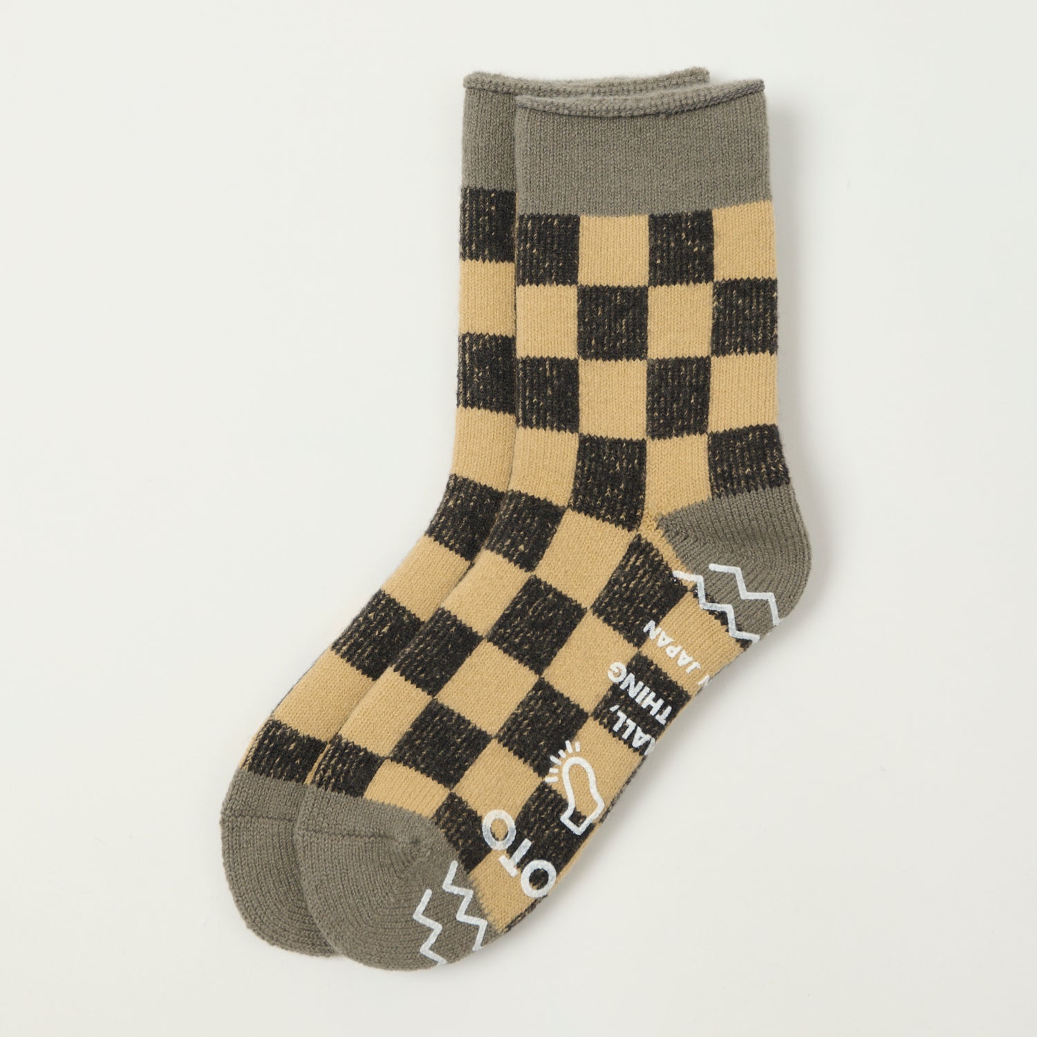 ROTOTO 1497 Checkerboard Socks in Beige/Dark Green main image 1