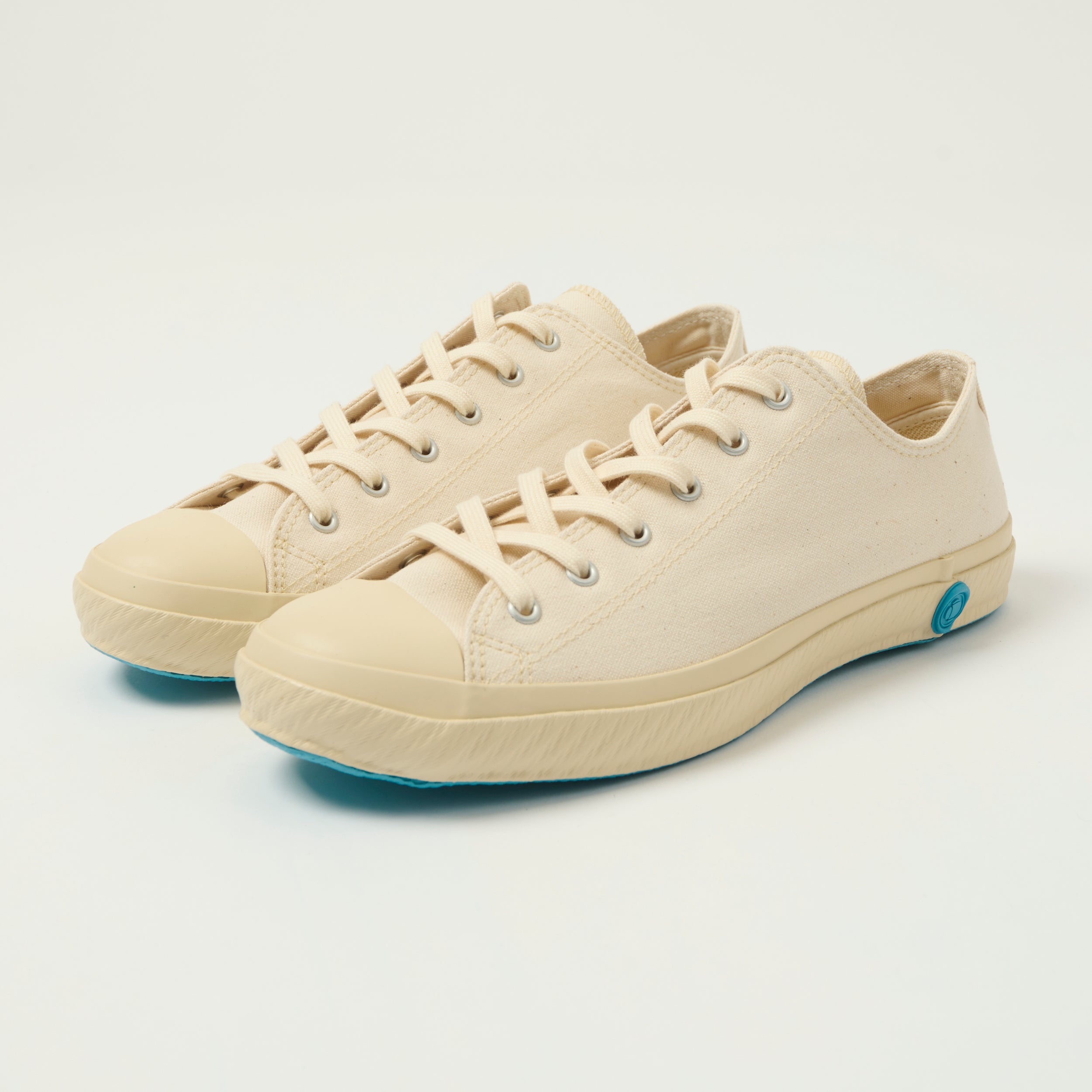 Shoes Like Pottery Low Canvas Trainer - White