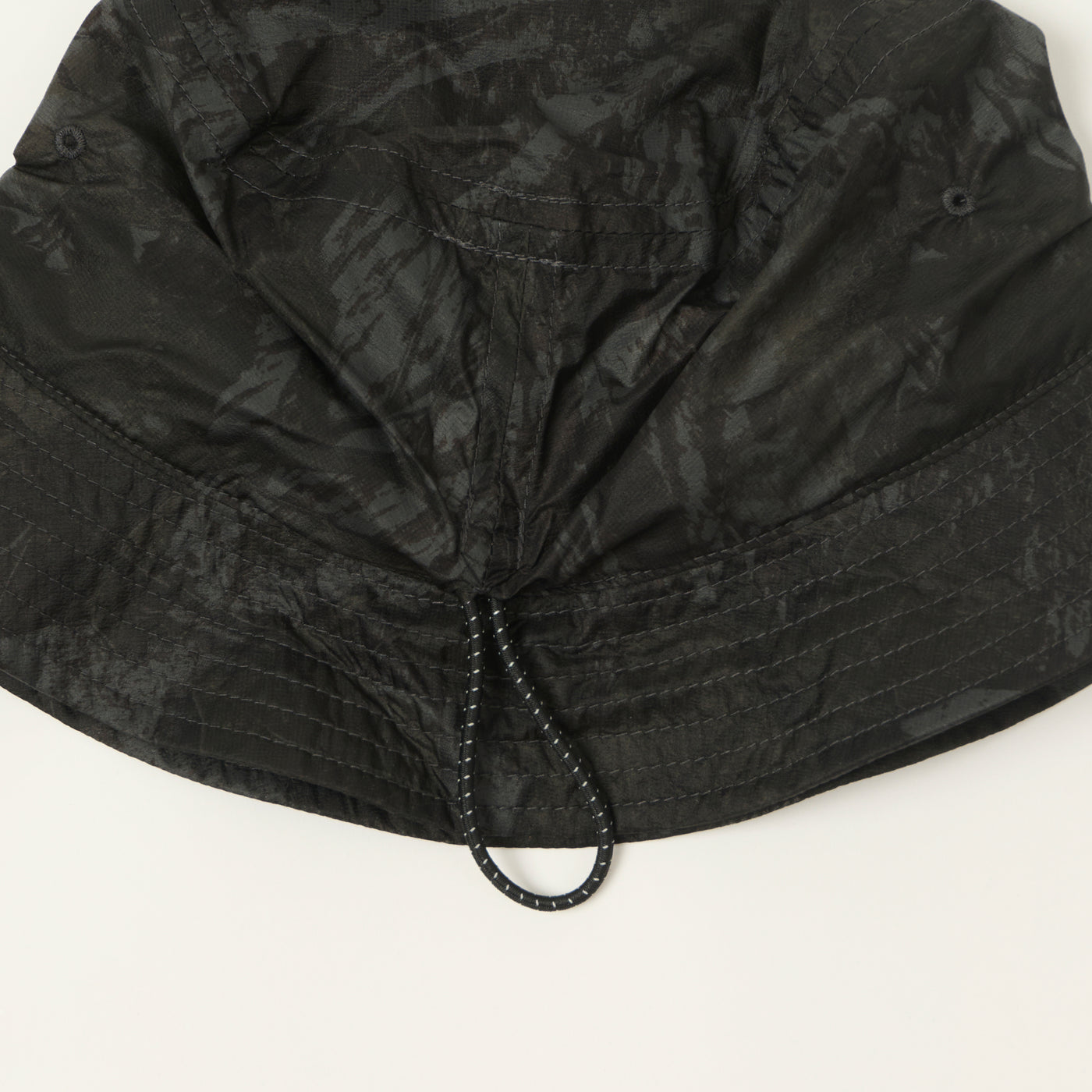 Sublime Short Brim Camo Bucket Hat - Black