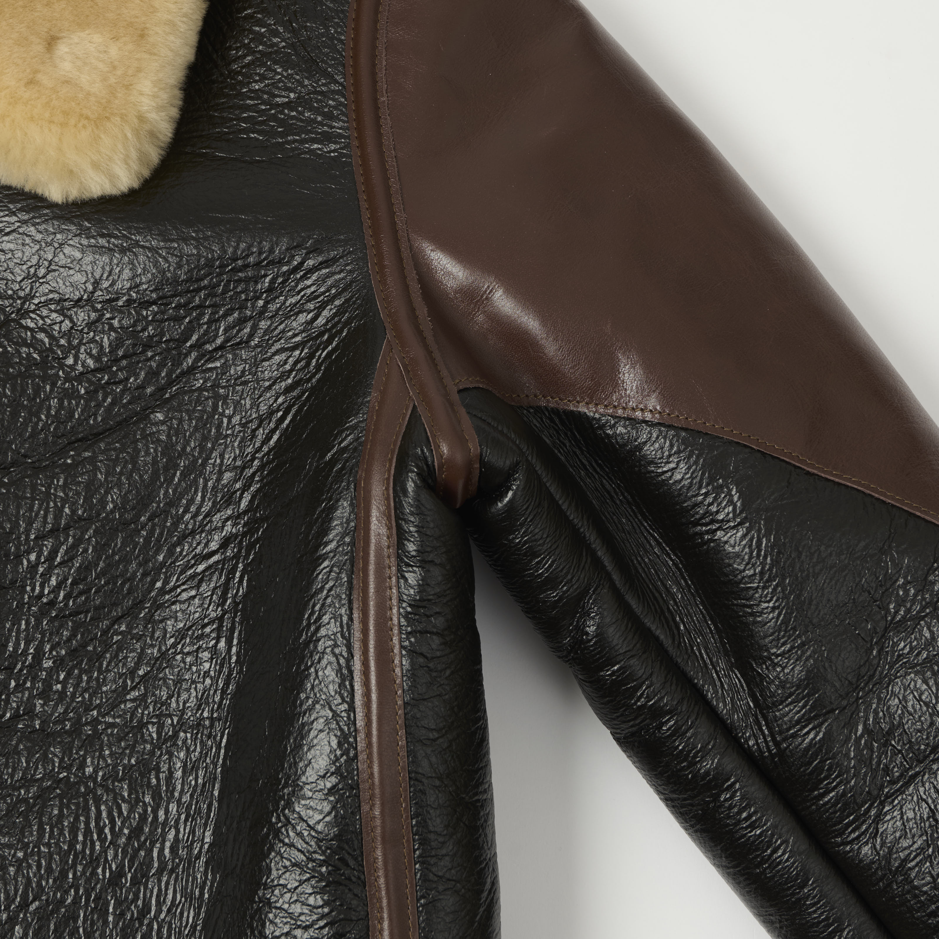 TOYS McCOY U.S.A.F B-3 Sheepskin Leather Flight Jacket - Black/Brown