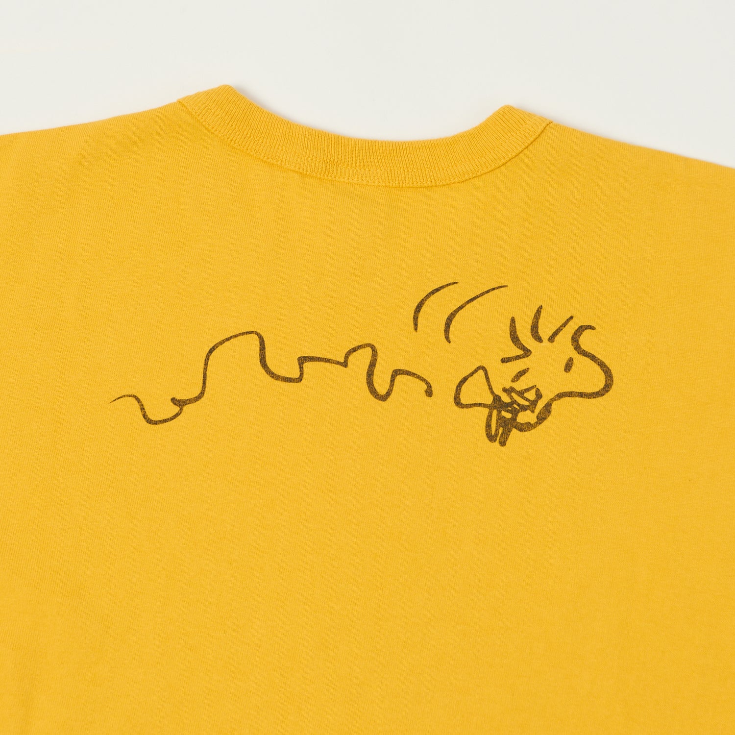 TOYS McCOY Snoopy 'Woodstock Peace & Music' T-Shirt - Yellow