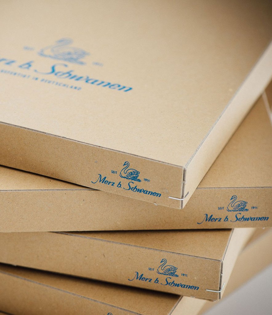 Merz b. Schwanen 102 Lightweight Long Sleeve Henley - Deep Black