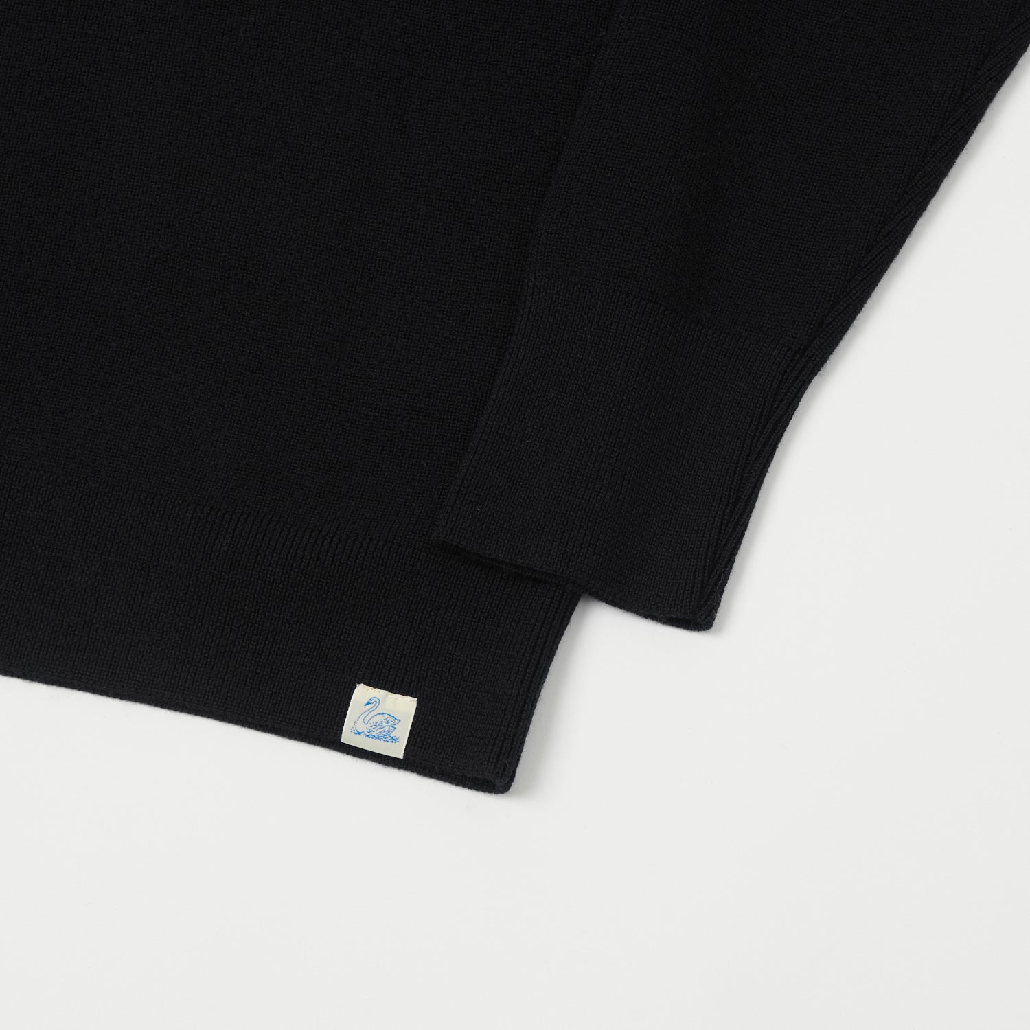 Merz b. Schwanen 'Good Basics' Merino Wool Quarter Zip Pullover - Deep Black