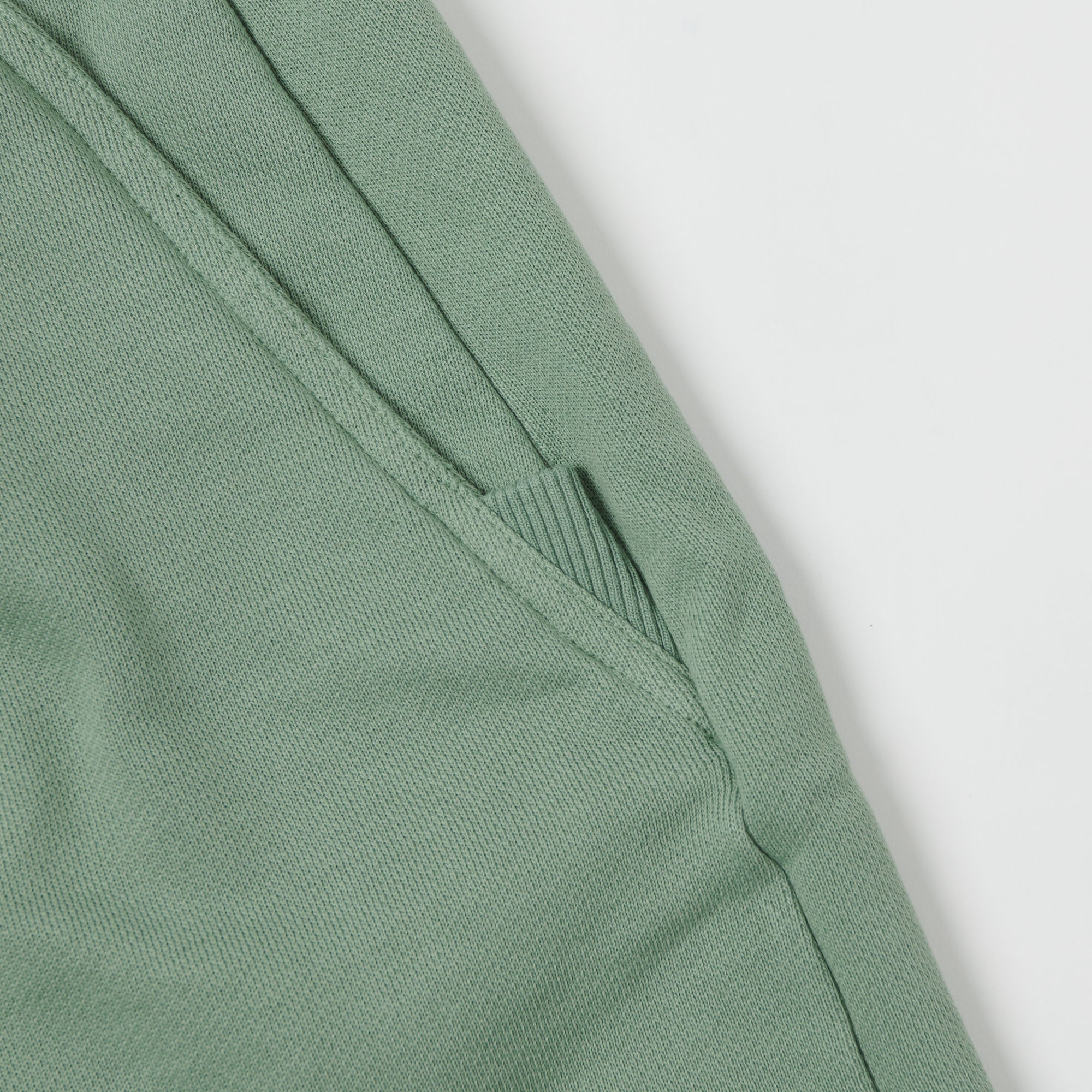 Merz b. Schwanen 'Good Basics' Relaxed Sweatshort - Light Army