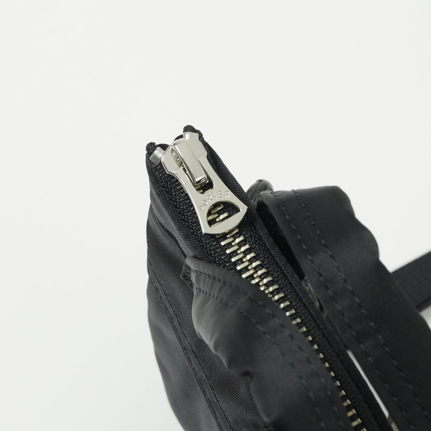 Porter-Yoshida & Co. Howl Mini Helmet Bag - Black – SON OF A STAG