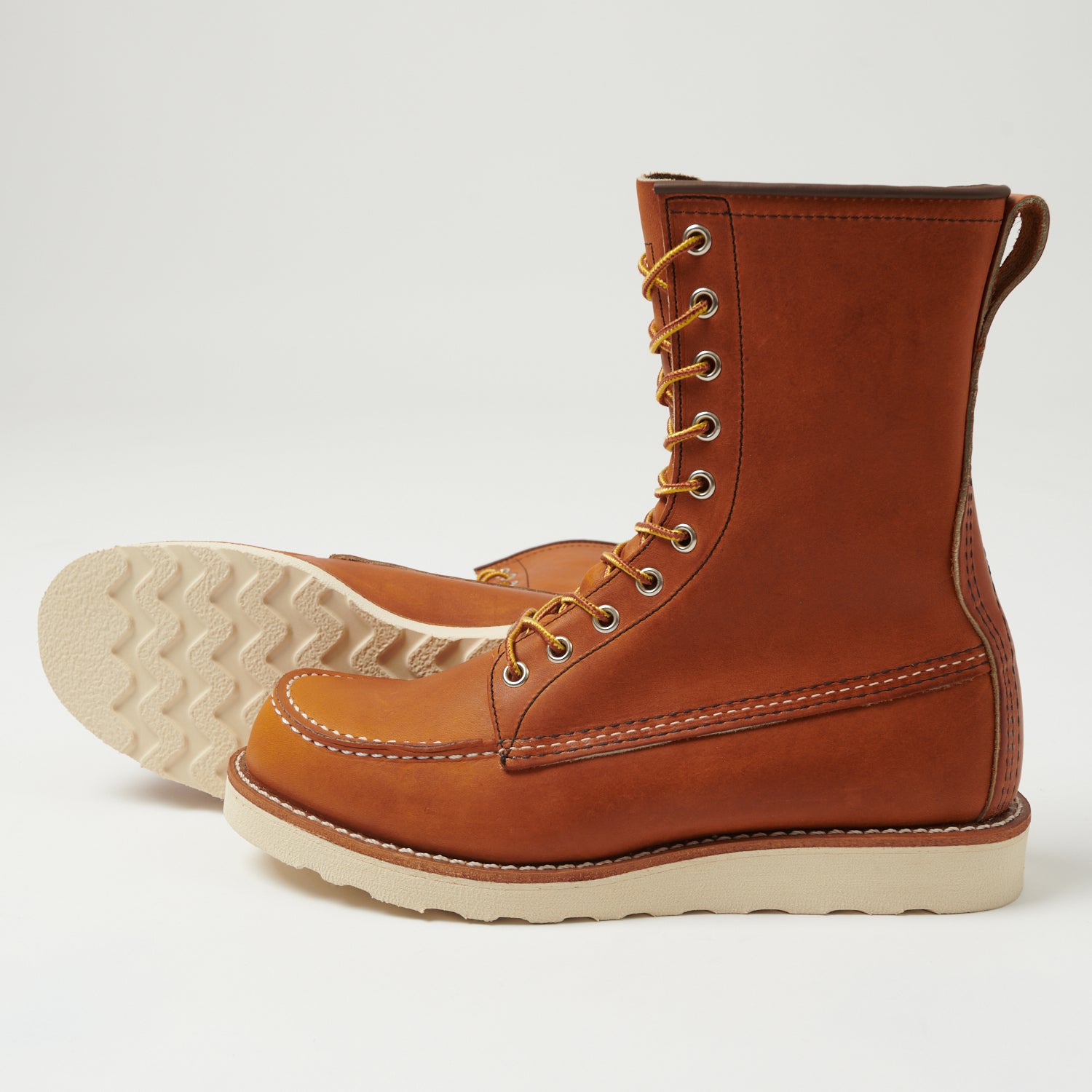 Red Wing 0877 Classic Moc Toe Boot - Oro Legacy