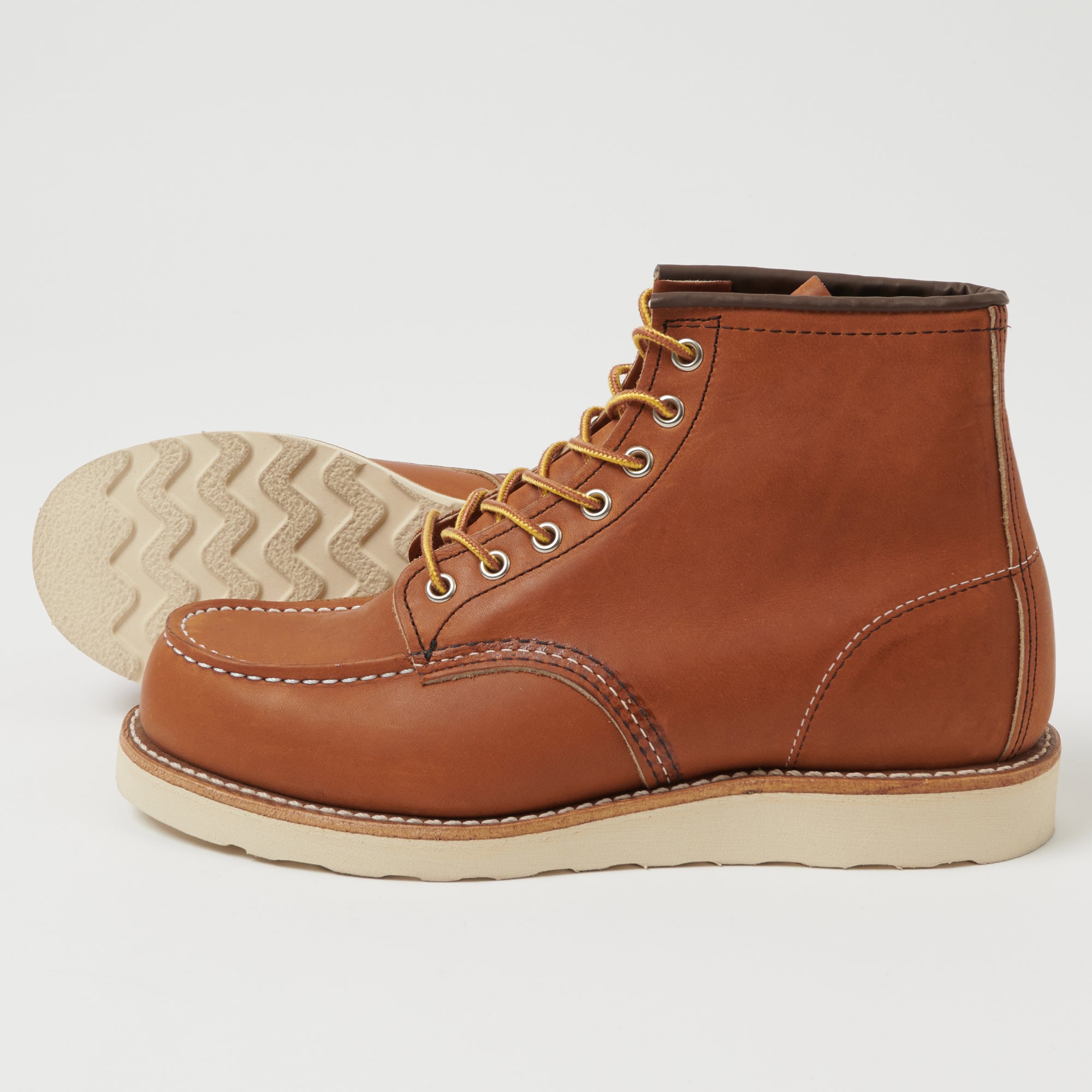Red Wing 0875 Classic Moc Toe Boot - Oro Legacy