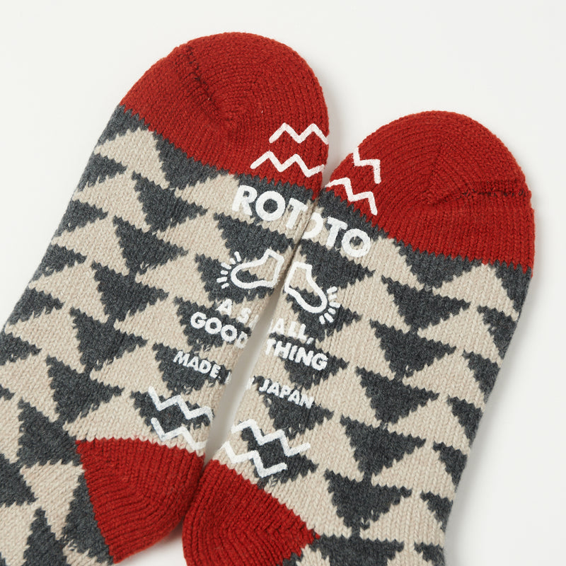 RoToTo Sankaku Comfy Room Sock - Charcoal/Red