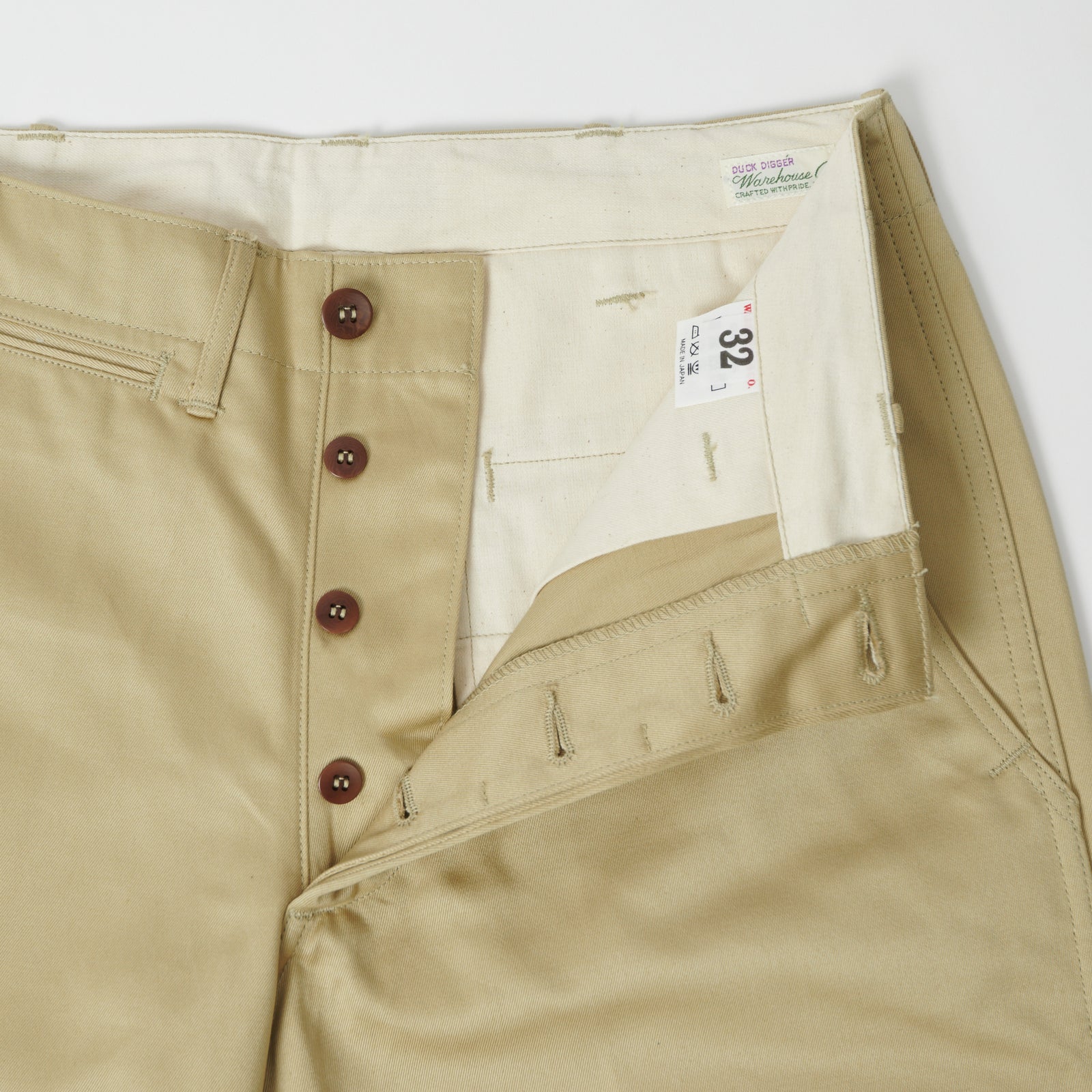 WAREHOUSECO_1204CHINOSHORT_BEI